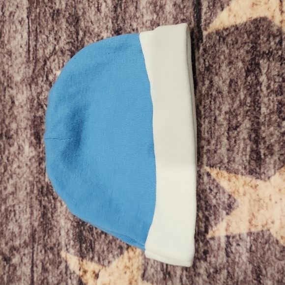 Nike hat and socks 0-6 months - Picture 3 of 7